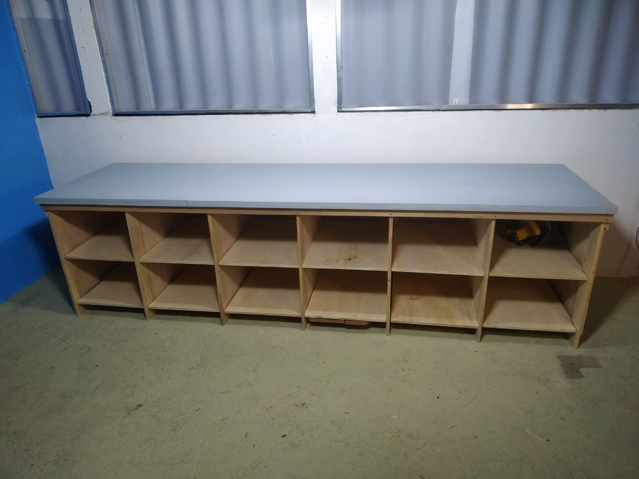 Projeto para balcão organizador de ferramentas para oficina